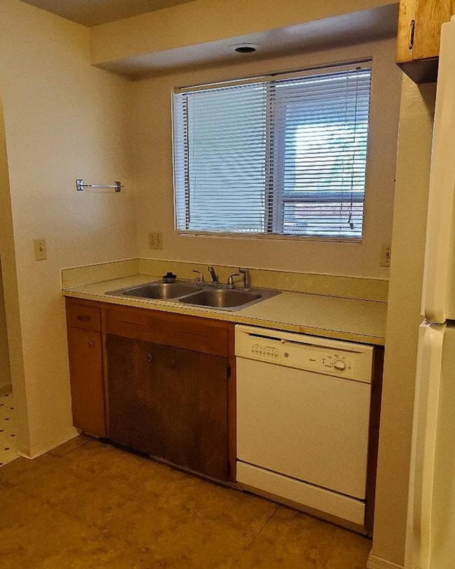 Photo - 8585 W Goddard Rd