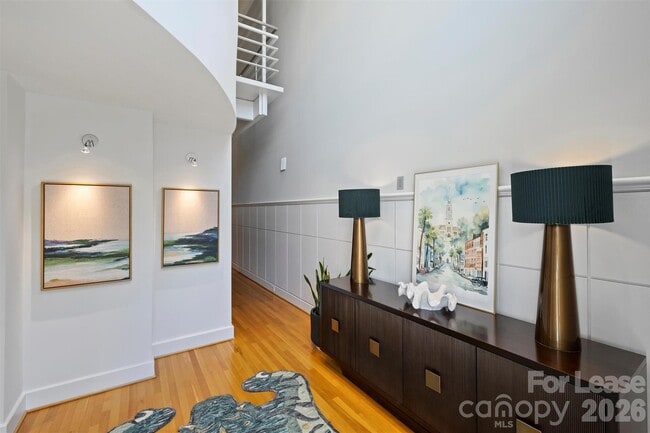 Photo - 1124 Dilworth Crescent Row