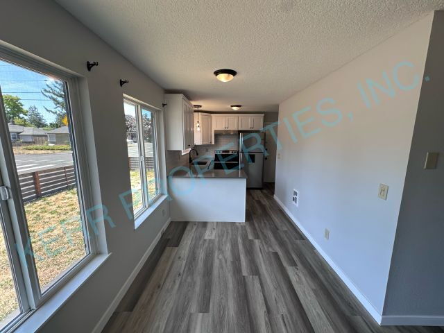 Photo - 7703 NE Fremont St
