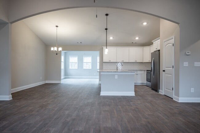 1106 Lackey Rd