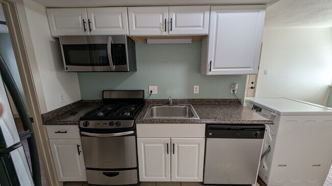 Photo - 1010 W 23rd St