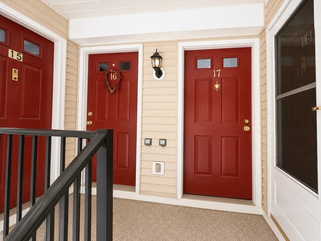 Photo - 17 Barberry Ct Unit 17