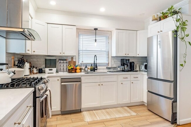 Photo - 640 38th St Unit 1