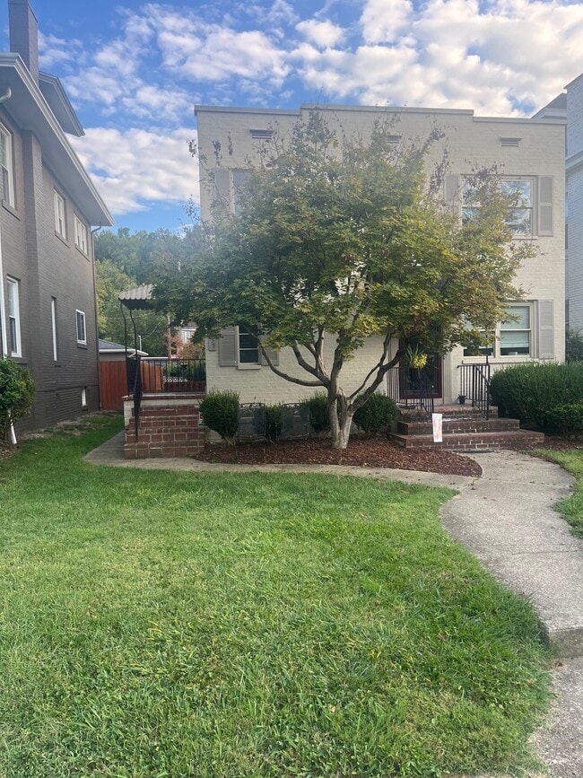 Building Photo - 635 13th Ave Unit 635 13th Ave