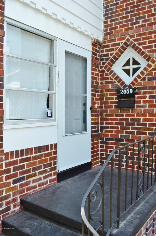 2559 Dellwood Ave