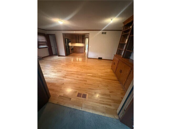 Photo - 6208 Hillside Rd