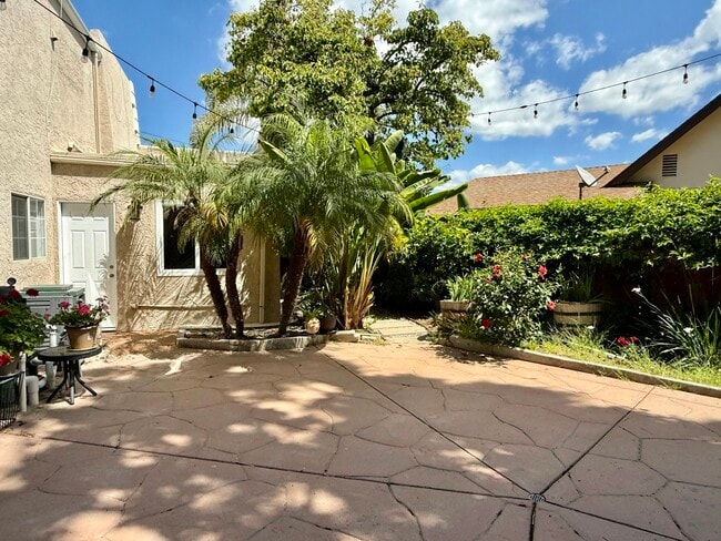 Photo - 272 Coralwood Ct