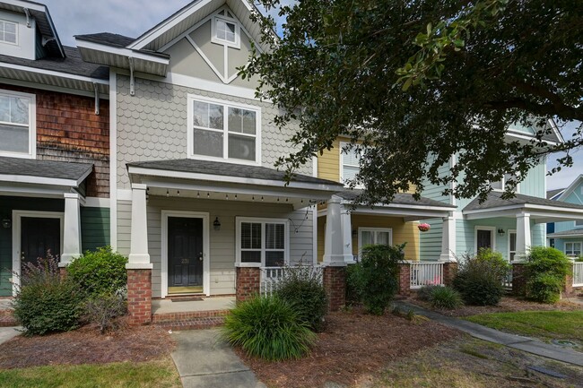 Charming 2 Bedroom, 2.5 Bath in Hampton Fo... - Charming 2 Bedroom, 2.5 Bath in Hampton Fo... Townhome