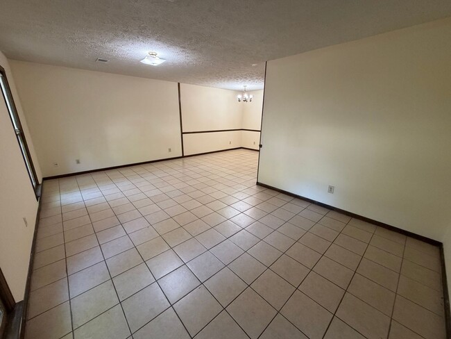 Photo - 111 Williamson St Unidad B