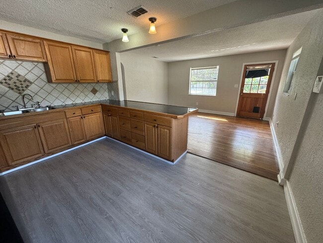 Photo - Fenced in four bedroom house near beautiful Gulfport