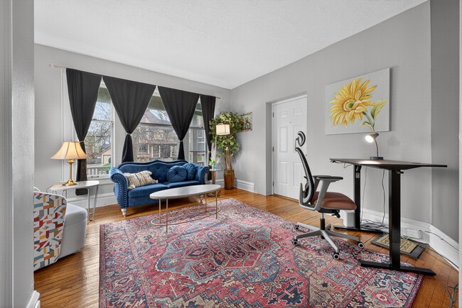 Photo - 256 Union Ave SE