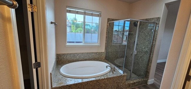 Photo - 1876 Tarragon Dr