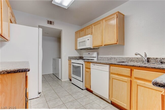 Building Photo - 690 Ambling Gait Ave