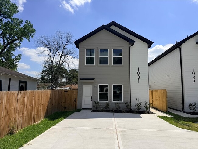 Photo - 1031 North Ln