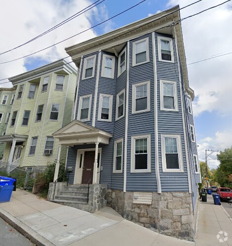 Building Photo - 19 Bucknam St Unit 3 Rental