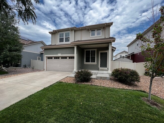 Building Photo - Gorgeous 3 Bed 2.5 Bath Home in Thompson River Ranch!