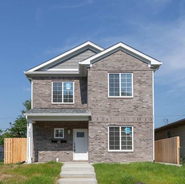 Front of Duplex - 752 N Elder Ave Townhome