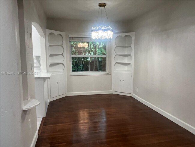 Photo - 1900 Tigertail Ave