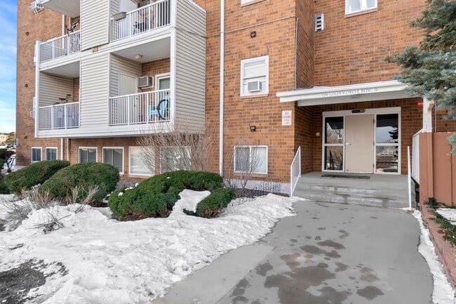 Photo - 1200 Golden Cir