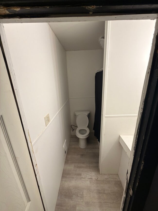 316 N 2nd St Unit Room 2
