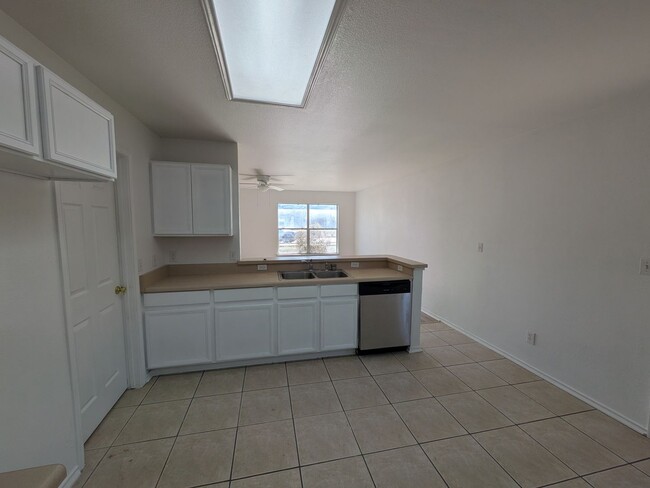 Photo - Fresh and Clean in New Braunfels!!