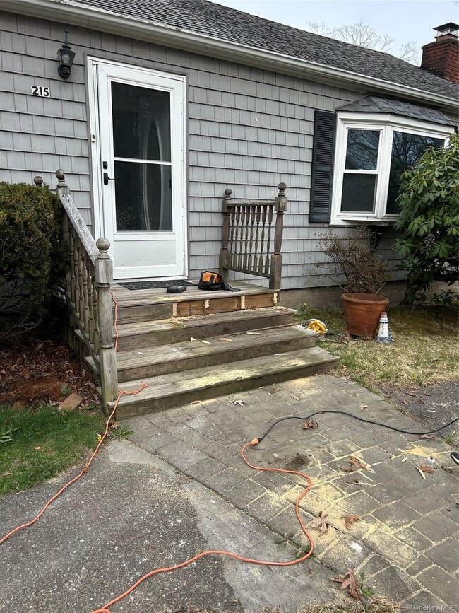 Photo - 215 Dahlia Dr