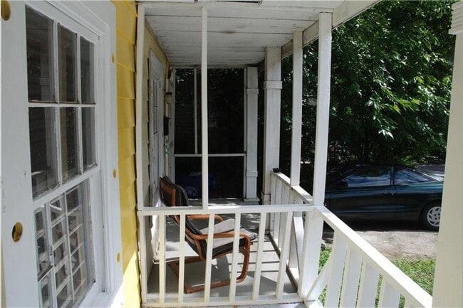 Photo - 70 Chester Ave SE