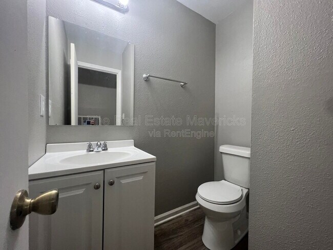 Photo - 5056 Shoals Ln