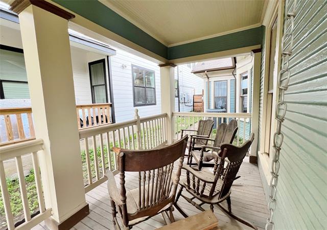 Photo - 828 W Eighth St