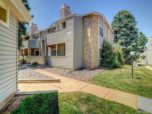 Photo - 922 S Walden St Unit 102