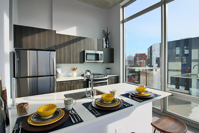 Photo - 729 N Milwaukee Ave Rental