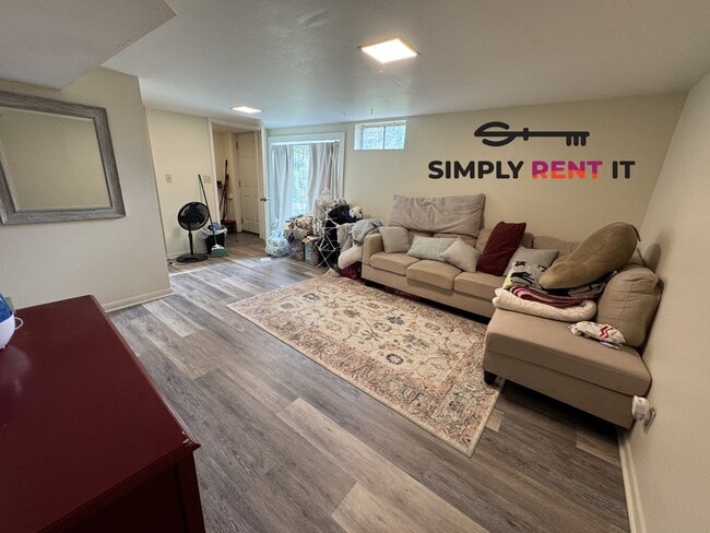 Building Photo - 1 Home! 3 Rental Options | On Campus | Budget Friendly