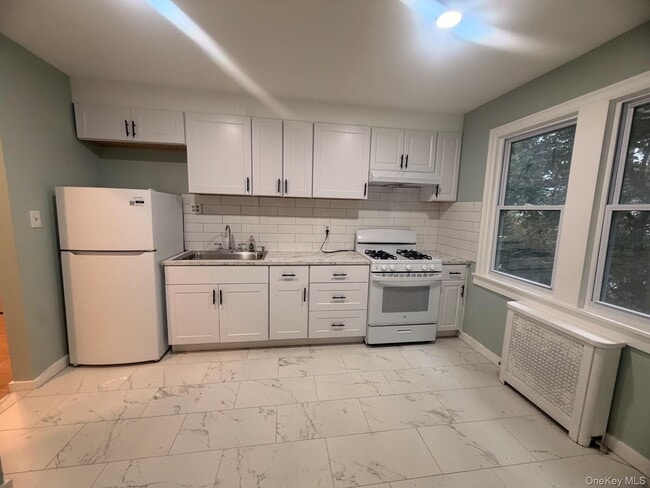 Photo - 188-61 85th Rd