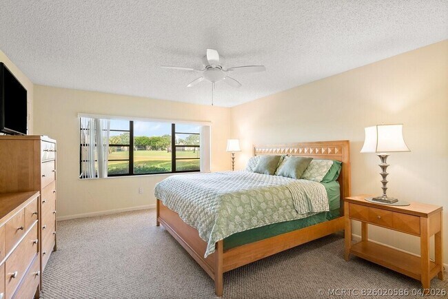 7 Southport Ln Unit E