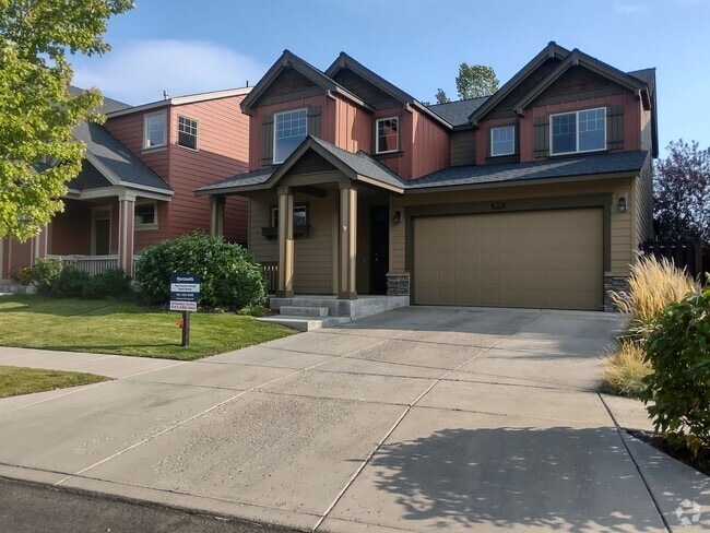 Building Photo - Freshly updated 4 bedroom 2.5 bath, two st... Rental