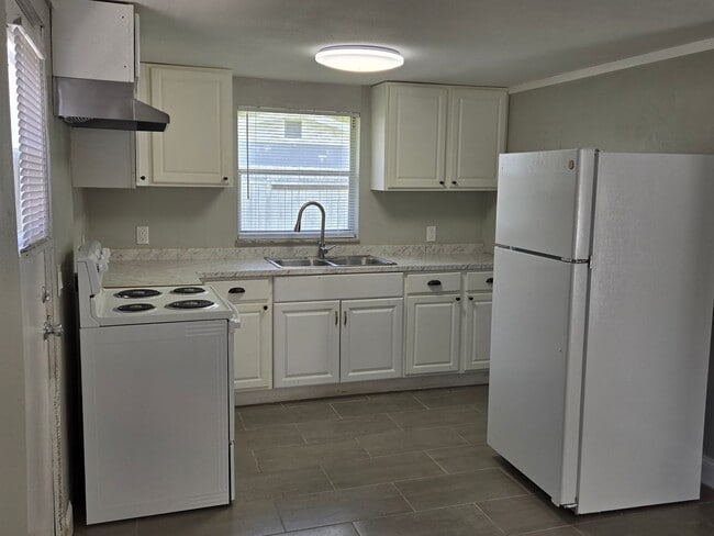 Photo - For Rent – Updated 1BR / 1BA Duplex in Zephyrhills