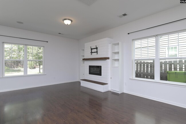 Photo - 834 Parnell Ct