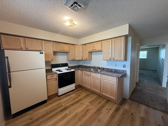 Photo - 240 Margaret Dr Unit Thompson 240 Margaret Drive 4D