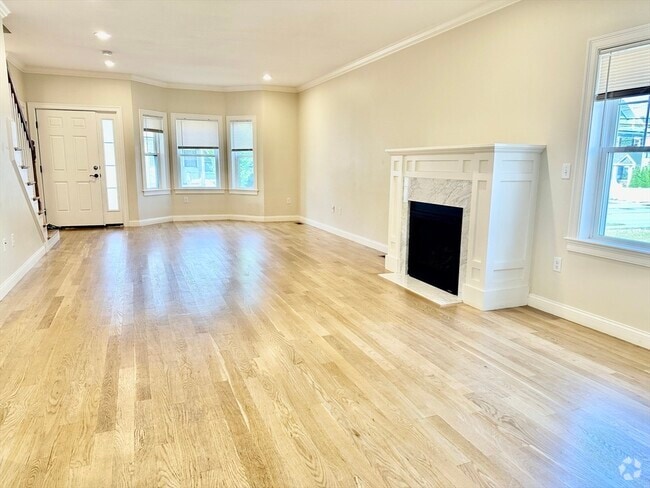 Building Photo - 185 Summer St Rental