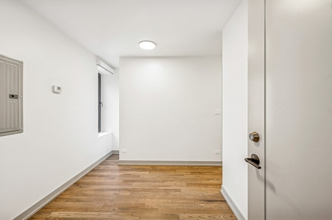 Photo - 1337 W Estes Ave Unit 3C