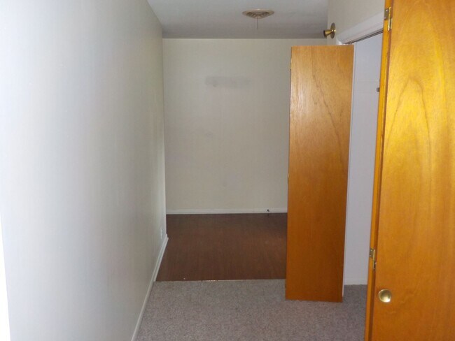 Hall - 101 S Bunker Hill Dr