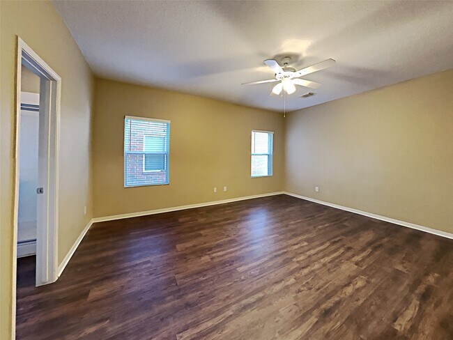 Photo - 4719 Blue Spruce Hill St