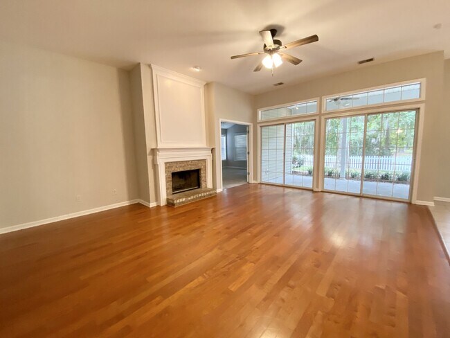 Photo - Spacious Three Bedroom Home in The Farm!