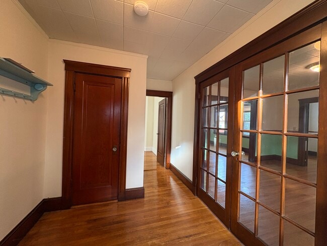 Building Photo - 157 Hillside St Unit 1