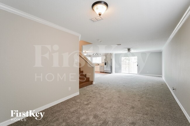 Photo - 5910 Campus Park