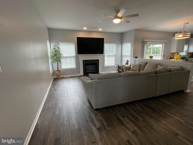 Photo - 728 Slate Hill Dr