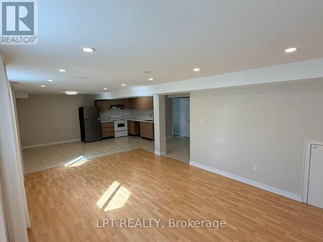 Photo - 50 Royal Gala Crescent