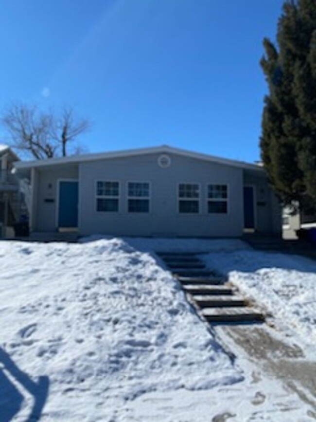 Recently remodeled 3 bed, 1 bath Duplex in... - Recently remodeled 3 bed, 1 bath Duplex in... Rental