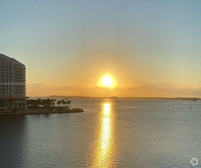 Building Photo - 801 Brickell Bay Dr Unit 1069 Rental