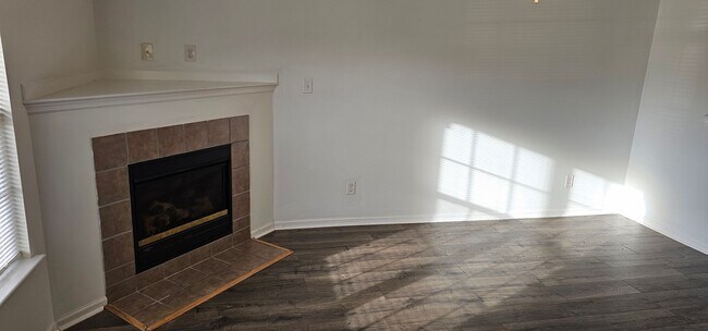 Photo - 204 Fairwood Ct